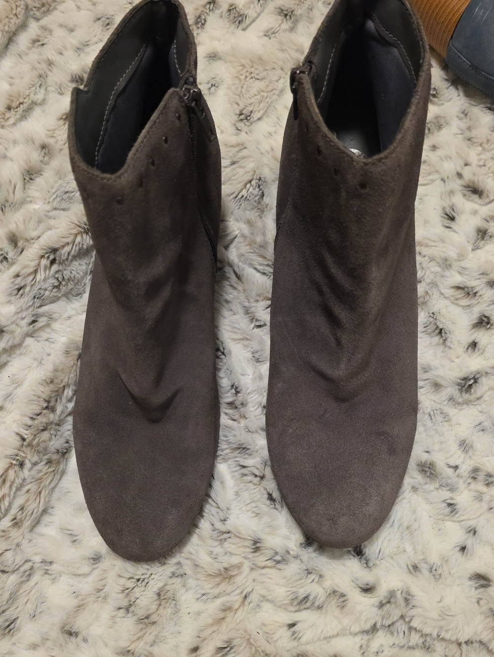 Sporto Dark Brown Suede Ankle Booties Size 11